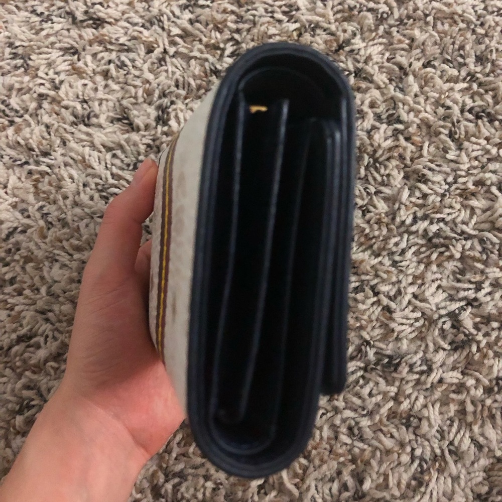 ‼️SOLD‼️MCM Three fold line tassel wallet - Picture 4 of 8